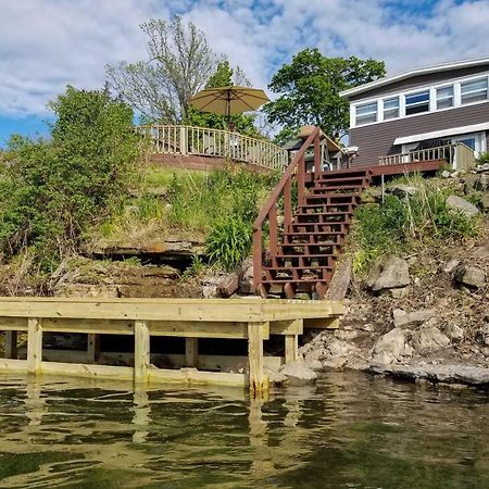 Family Cottage On Chaumont Bay, Walk To Downtown Екстер'єр фото