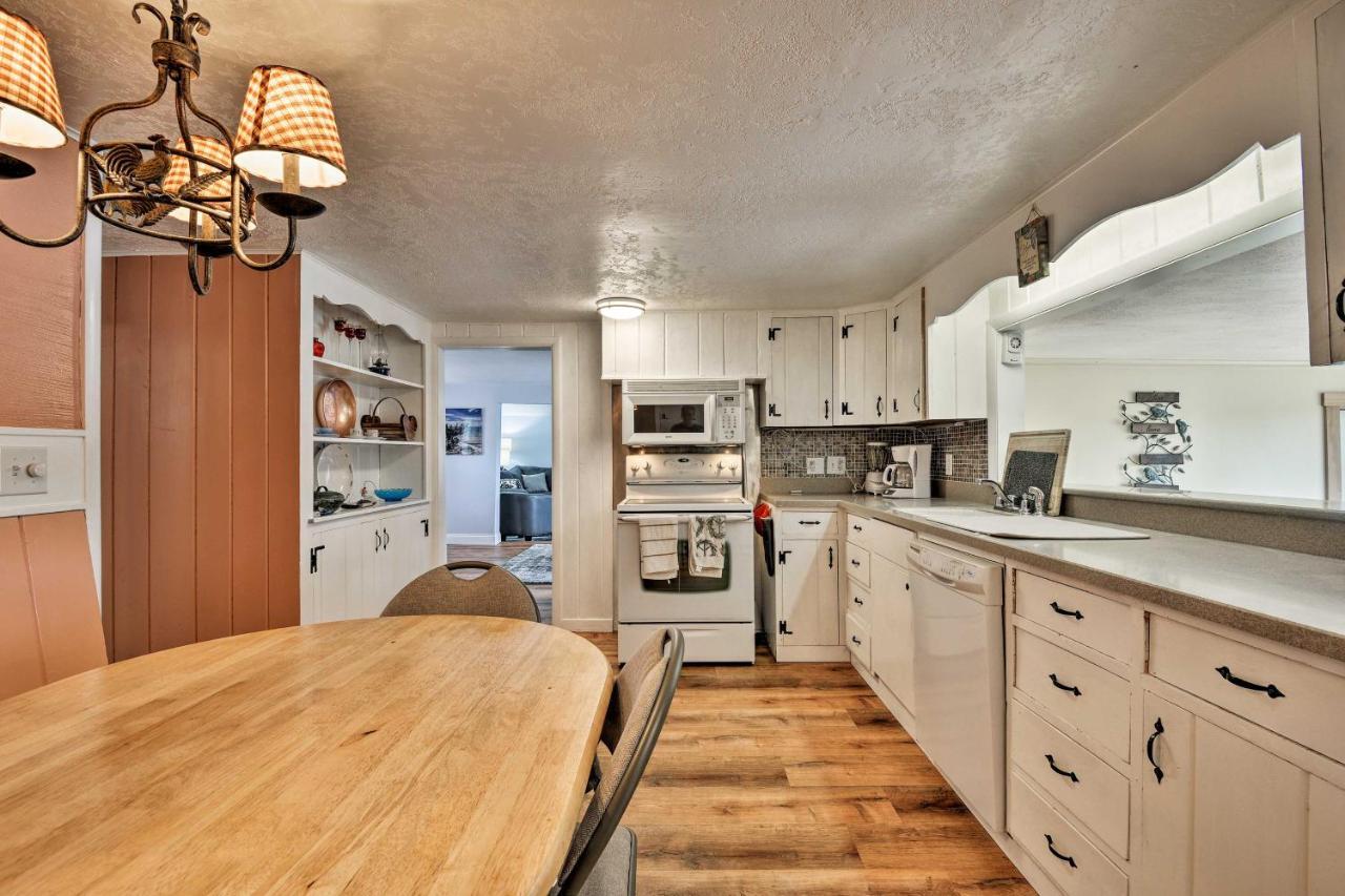 Family Cottage On Chaumont Bay, Walk To Downtown Екстер'єр фото