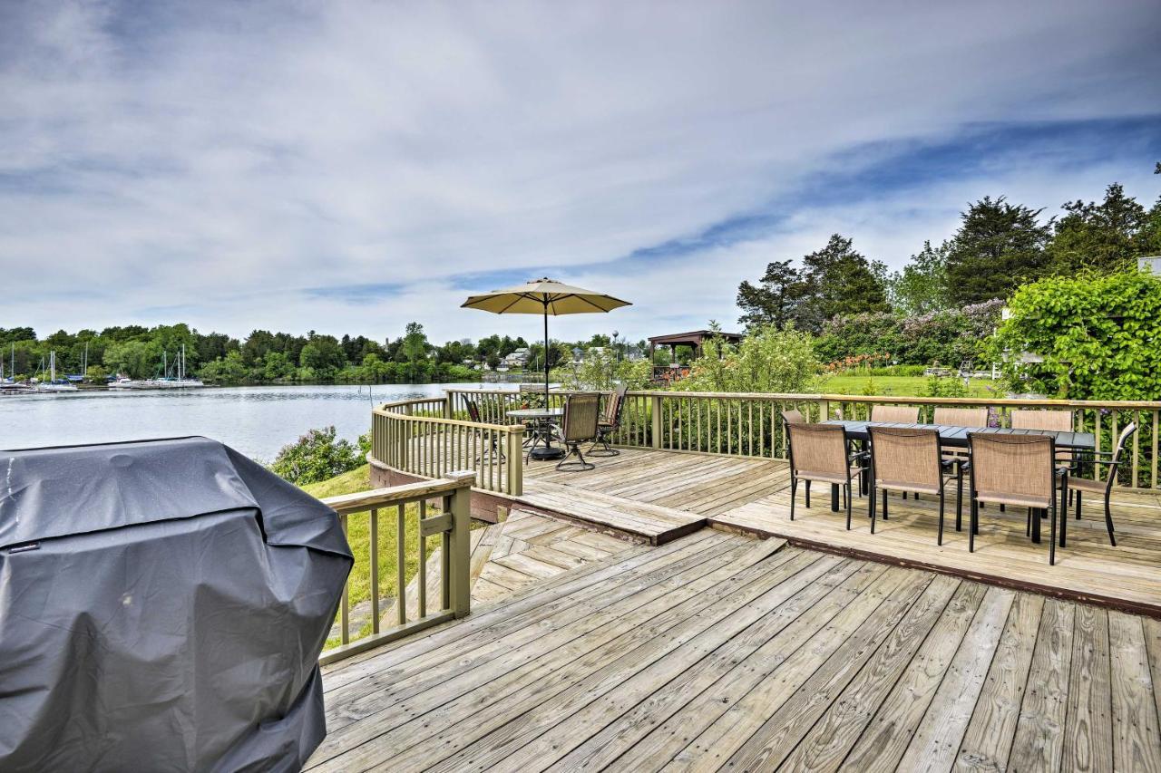 Family Cottage On Chaumont Bay, Walk To Downtown Екстер'єр фото